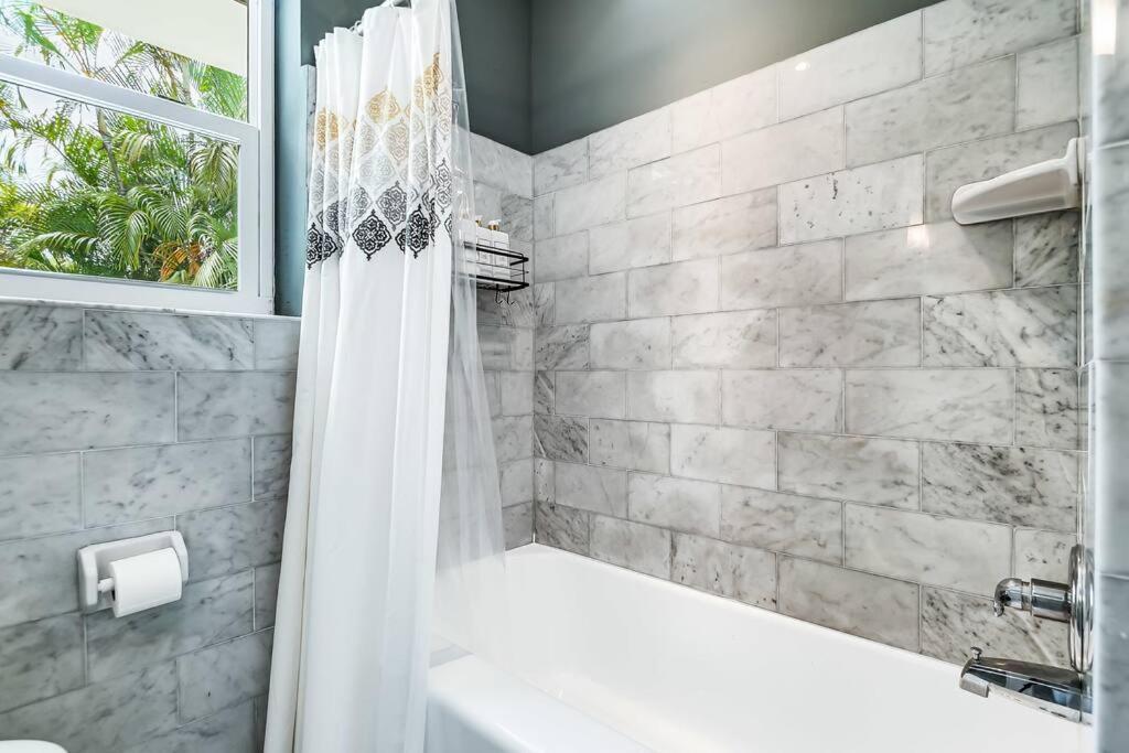*victoria Park Pool Home- Close To Beach/las Olas* * Fort Lauderdale