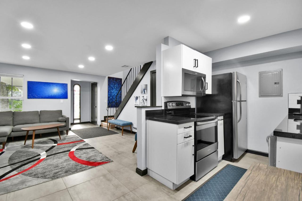 Wilton Manors Villas - Florida Furnished Living *