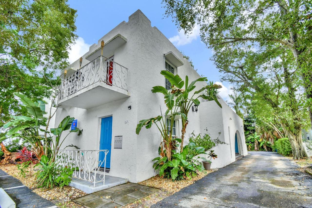 Wilton Manors Villas - Florida Furnished Living