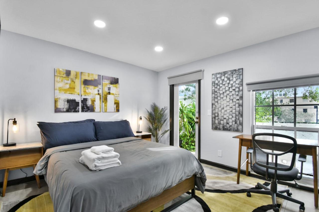 Villa Wilton Manors Villas - Florida Furnished Living