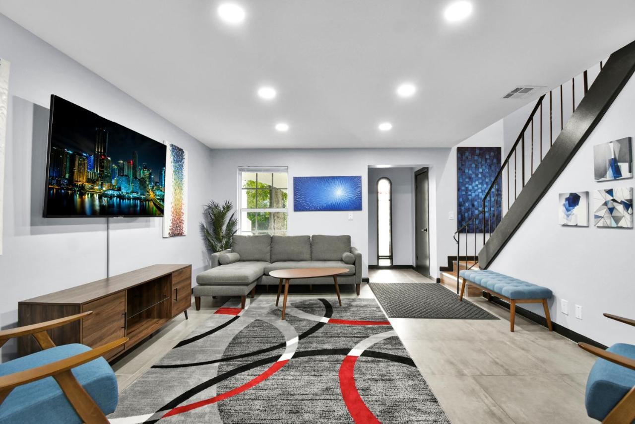 Wilton Manors Villas - Florida Furnished Living Villa *