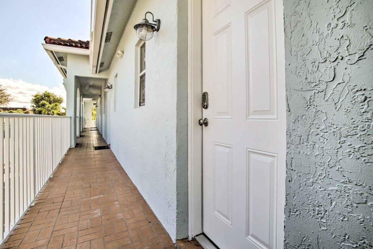 Apartment Idyllic With Pool Access - Walk To Beach! Fort Lauderdale