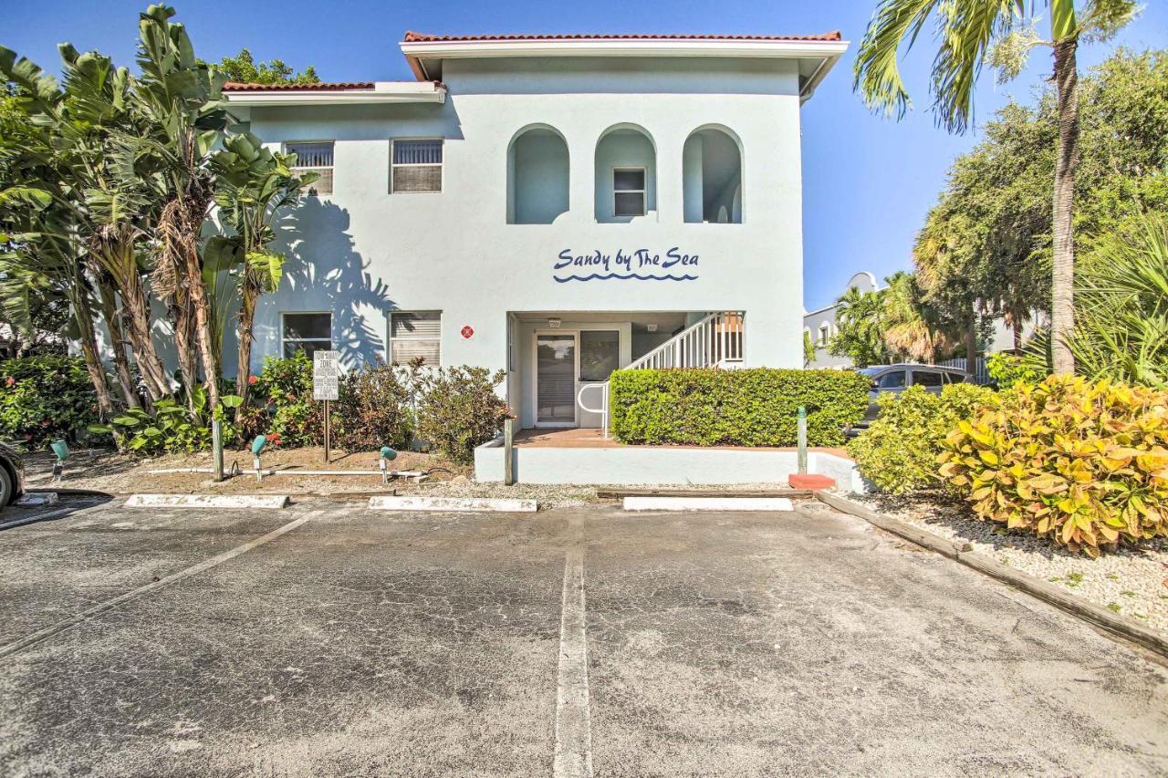 Idyllic With Pool Access - Walk To Beach! Apartment