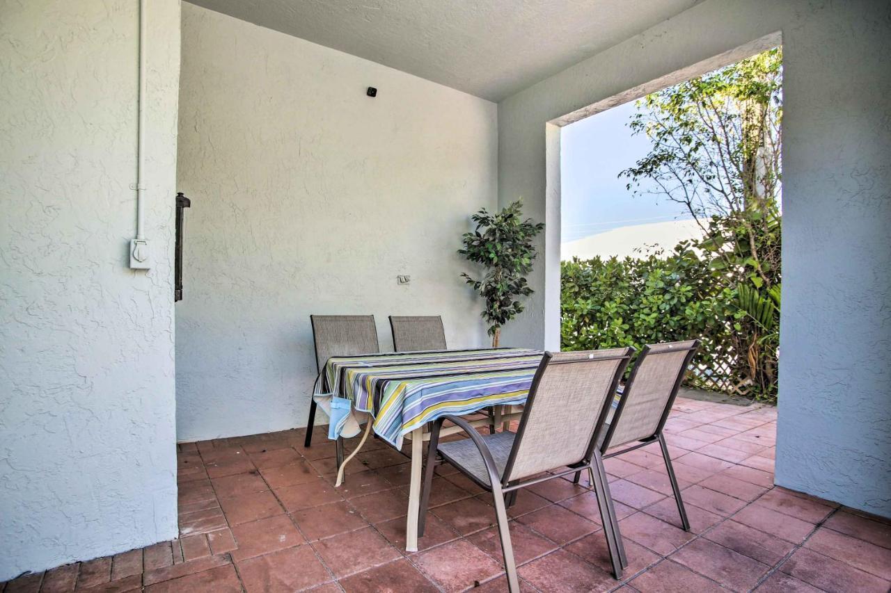 Apartment Idyllic With Pool Access - Walk To Beach!