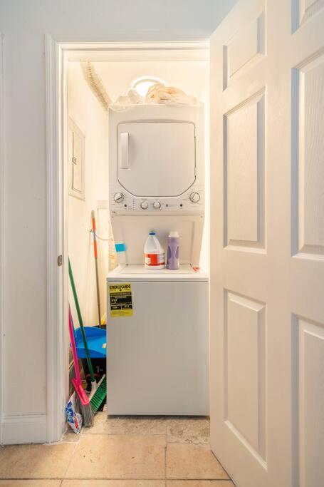 Cheerful 1-bedroom 1bath At Lauderdale Fl Apartment *