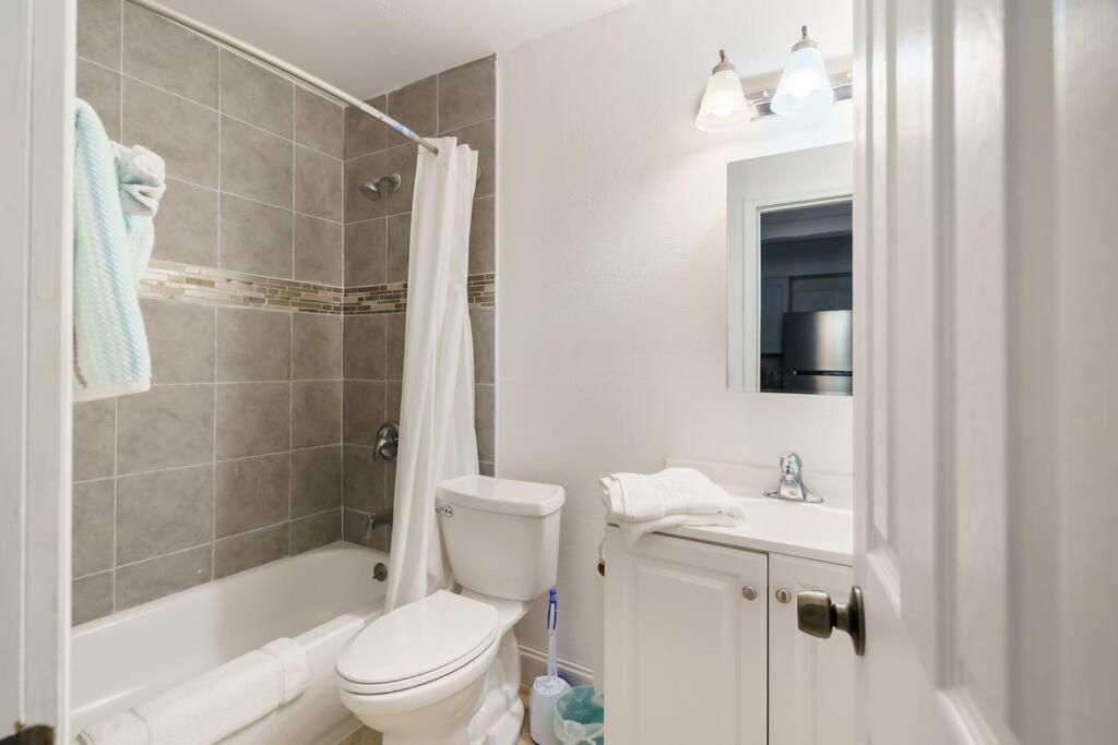 Cheerful 1-bedroom 1bath At Lauderdale Fl Apartment