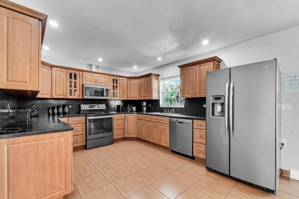 Spacious 4brs Home, Game & Private Pool * Fort Lauderdale