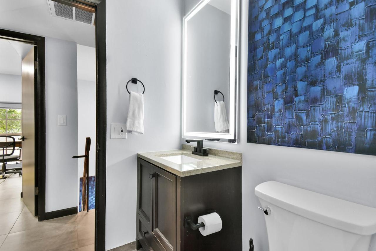 Wilton Manors Villas - Florida Furnished Living