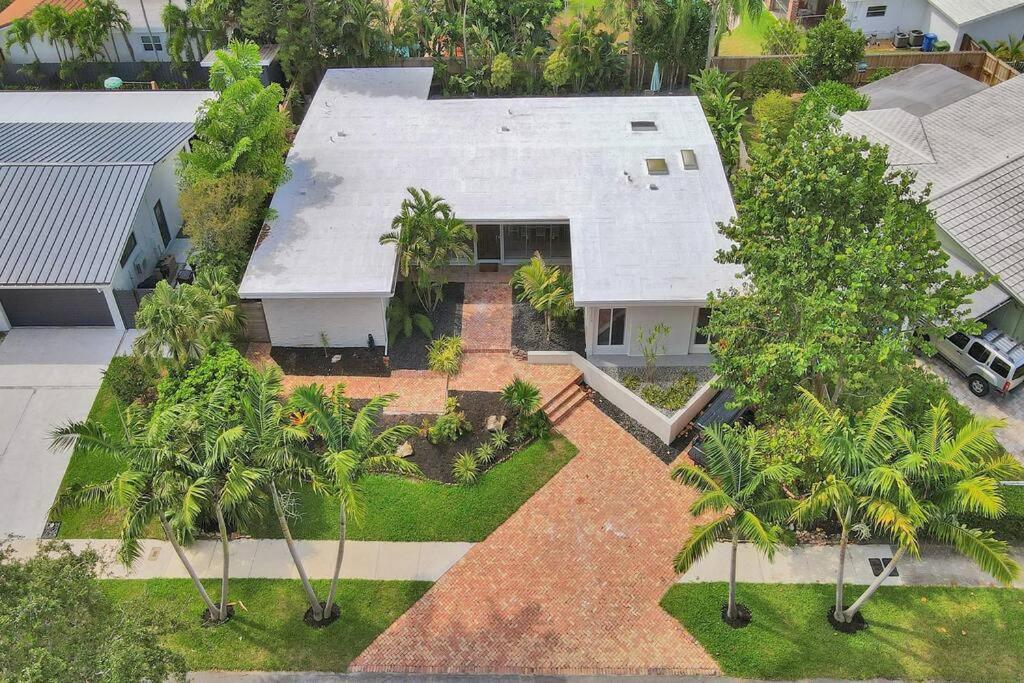 Holiday home Brand New! Heated Pool, Golf Cart, Next To *
