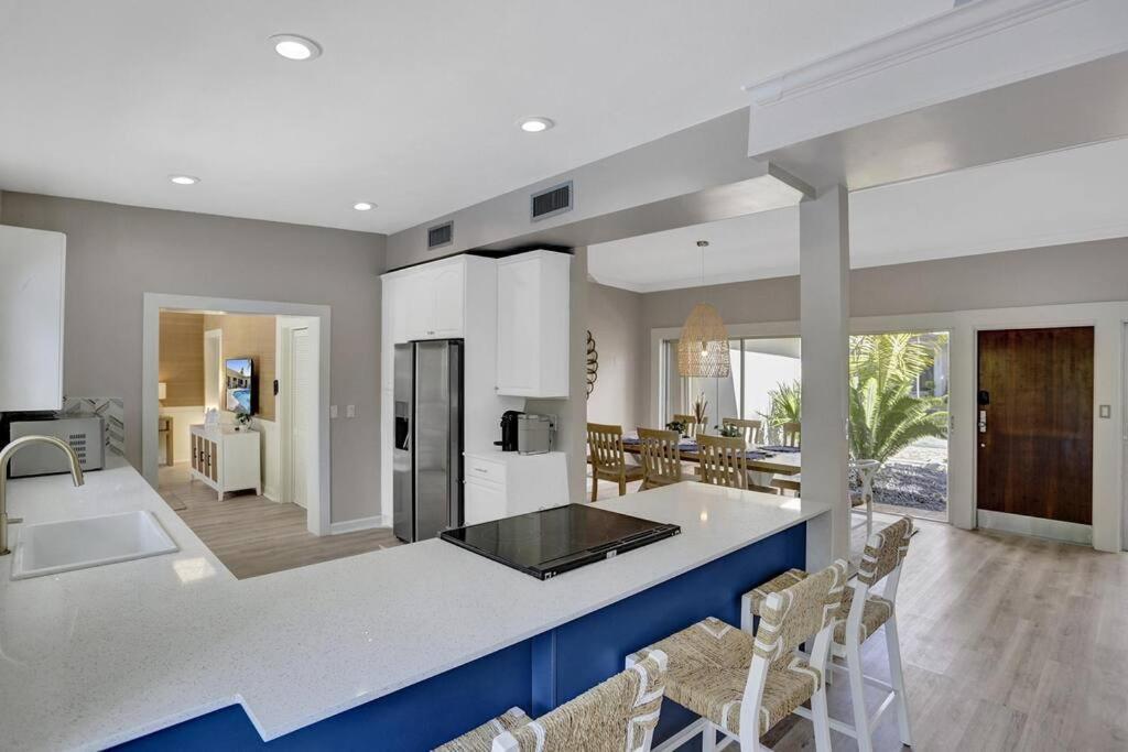 Brand New! Heated Pool, Golf Cart, Next To Holiday home Fort Lauderdale