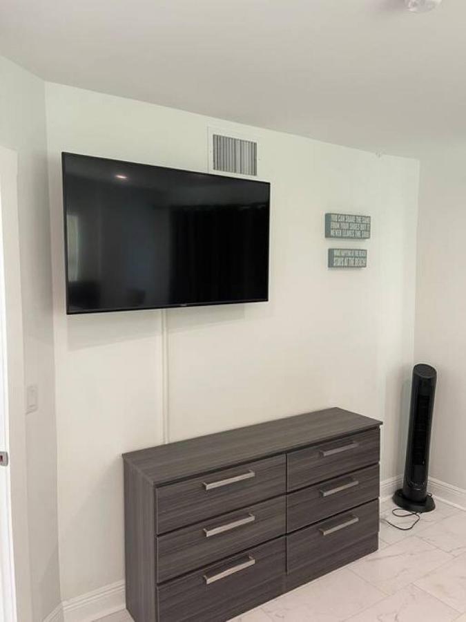 Beachfront Bloos 2 Units Ocean View Balcony Units 1 And 2 Holiday home