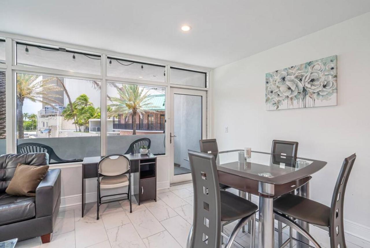 Beachfront Bloos 2 Units Ocean View Balcony Units 1 And 2 * Fort Lauderdale