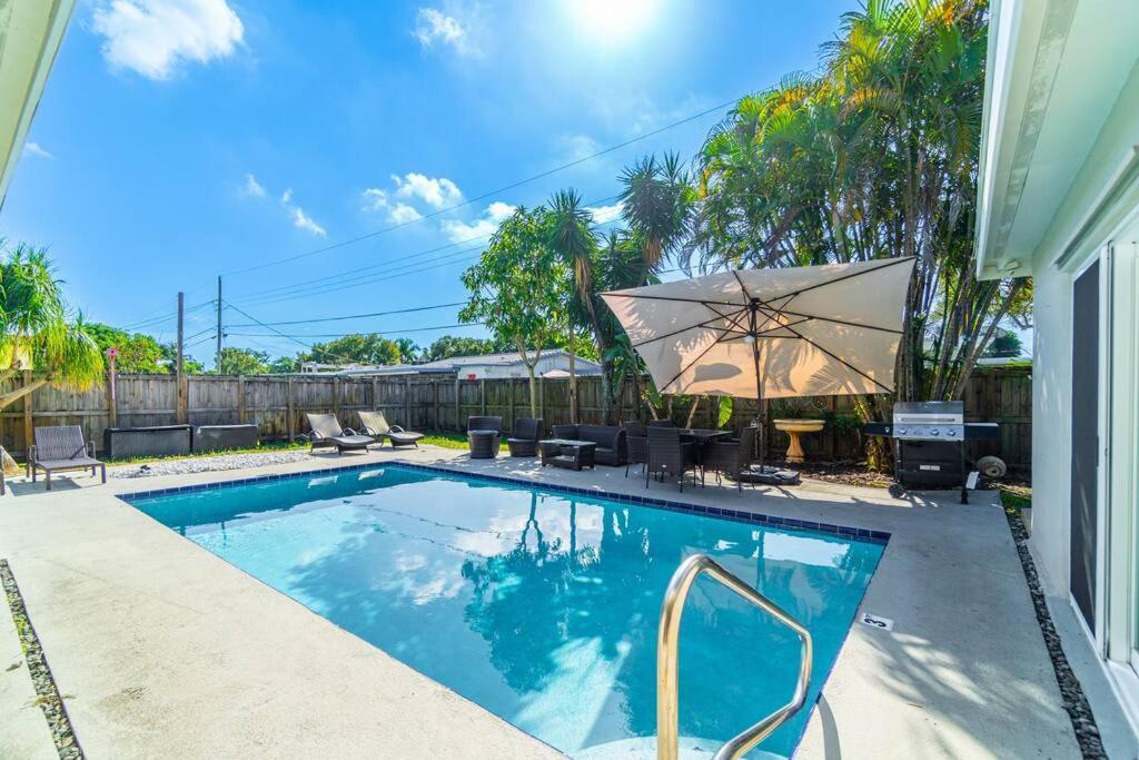 Stunning 5 Bedroom With Heated Pool And Game * Fort Lauderdale