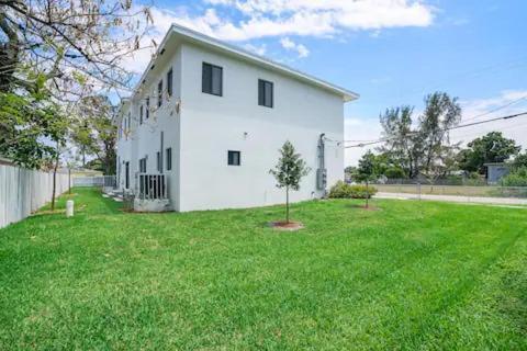 New Townhome Near Wilton/las Olas/beach * Fort Lauderdale