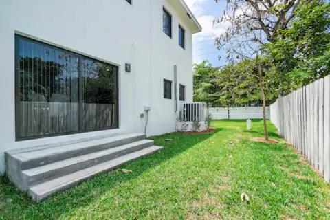 New Townhome Near Wilton/las Olas/beach * Fort Lauderdale
