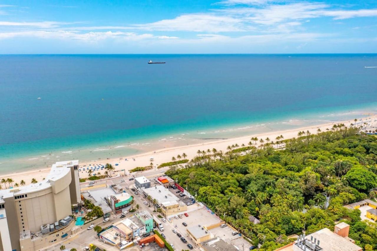 The Purple Pelican Beachfront With Ocean Balcony Unit 4 Holiday home