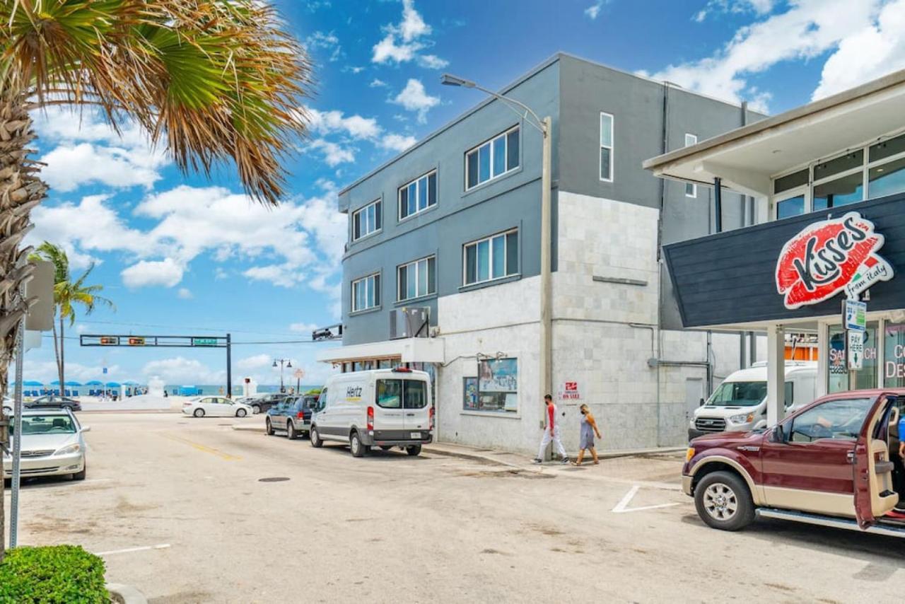 Holiday home The Purple Pelican Beachfront With Ocean Balcony Unit 4 Fort Lauderdale