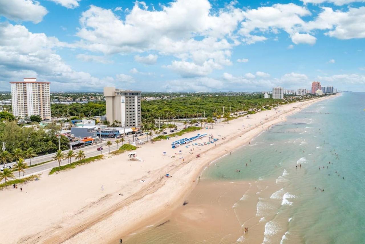 Holiday home The Purple Pelican Beachfront With Ocean Balcony Unit 4 *