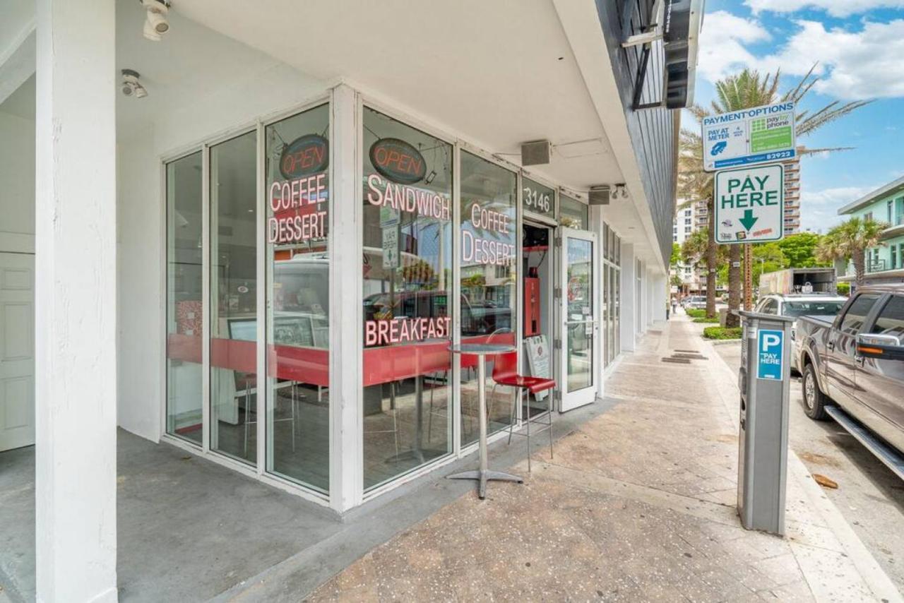 Beachfront Bloos 2 Units Ocean View Balcony Units 1 And 2 Holiday home Fort Lauderdale
