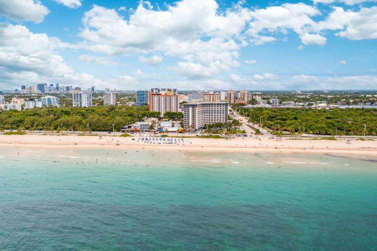 Beachfront Bloos 2 Units Ocean View Balcony Units 1 And 2 Holiday home *