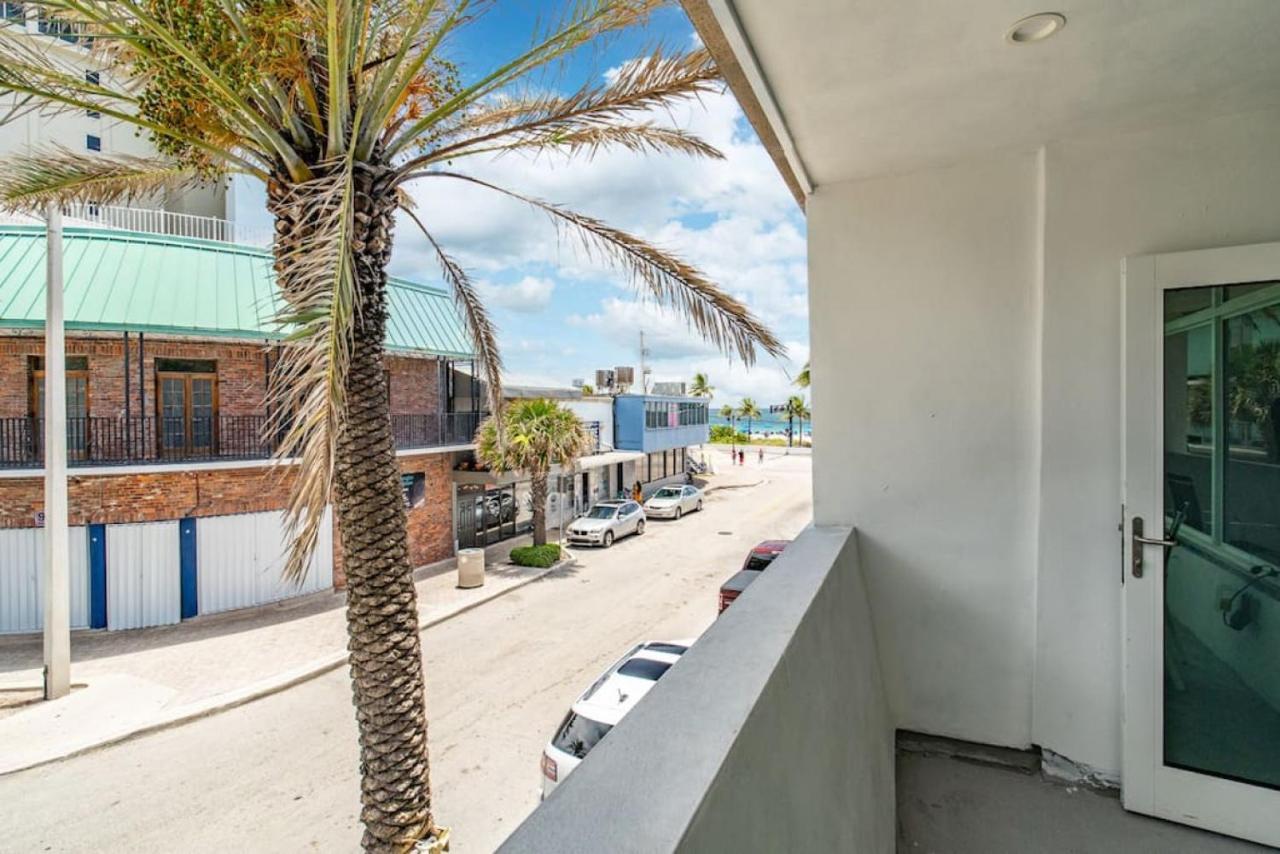 Beachfront Bloos 2 Units Ocean View Balcony Units 1 And 2 Fort Lauderdale