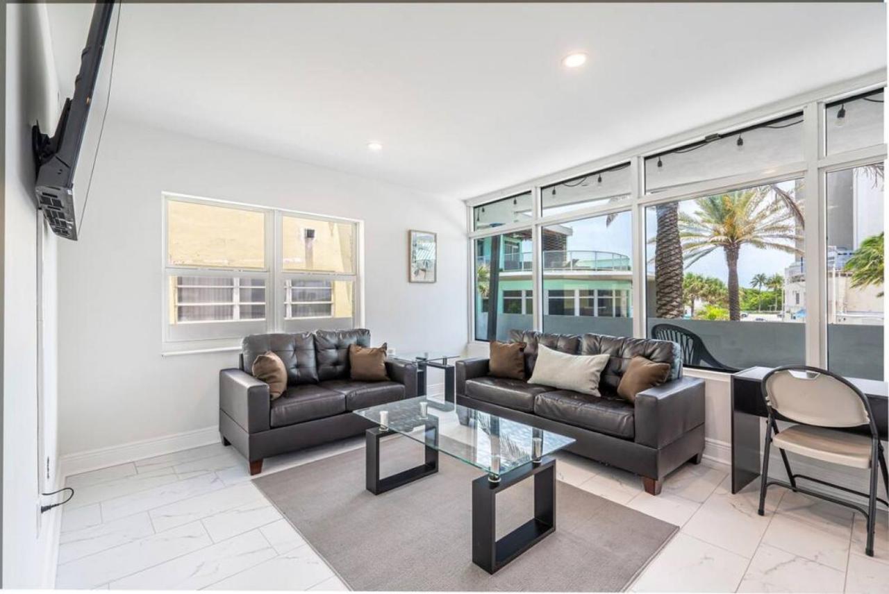 Beachfront Bloos 2 Units Ocean View Balcony Units 1 And 2 *