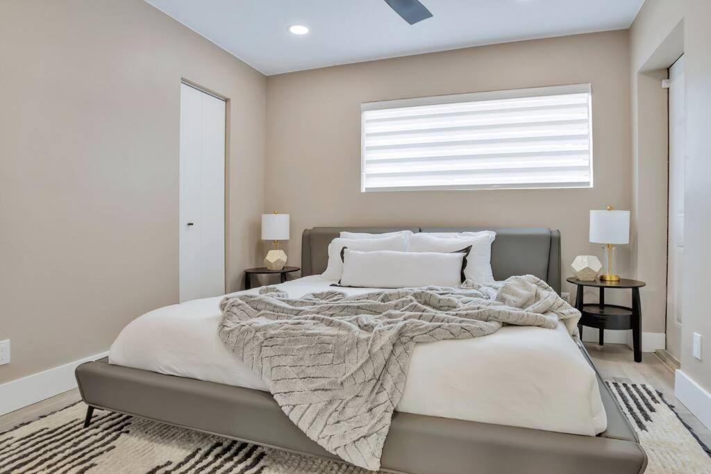 Holiday home Stunning 2 Story With Pool Fort Lauderdale