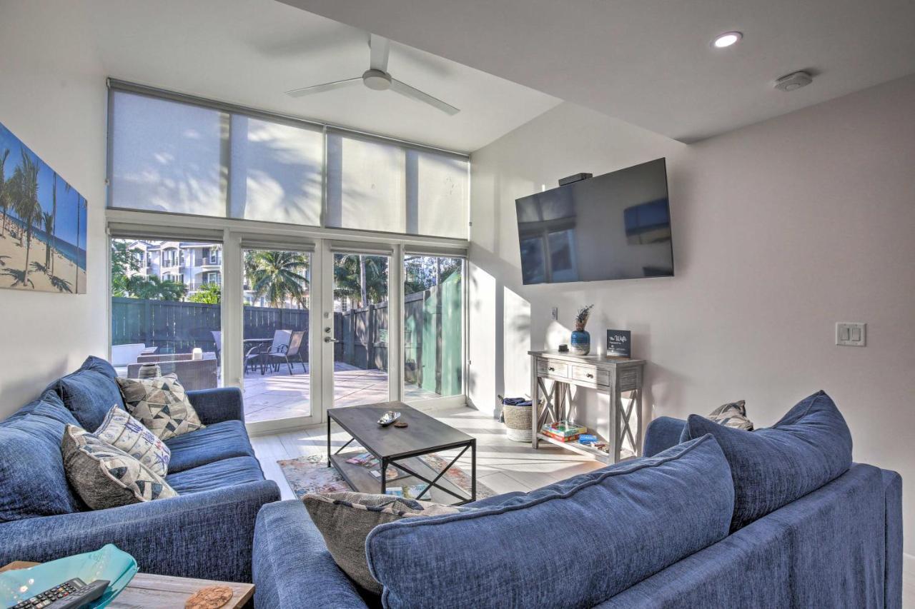 Apartment Canal-front Walk To Downtown Ft Lauderdale!