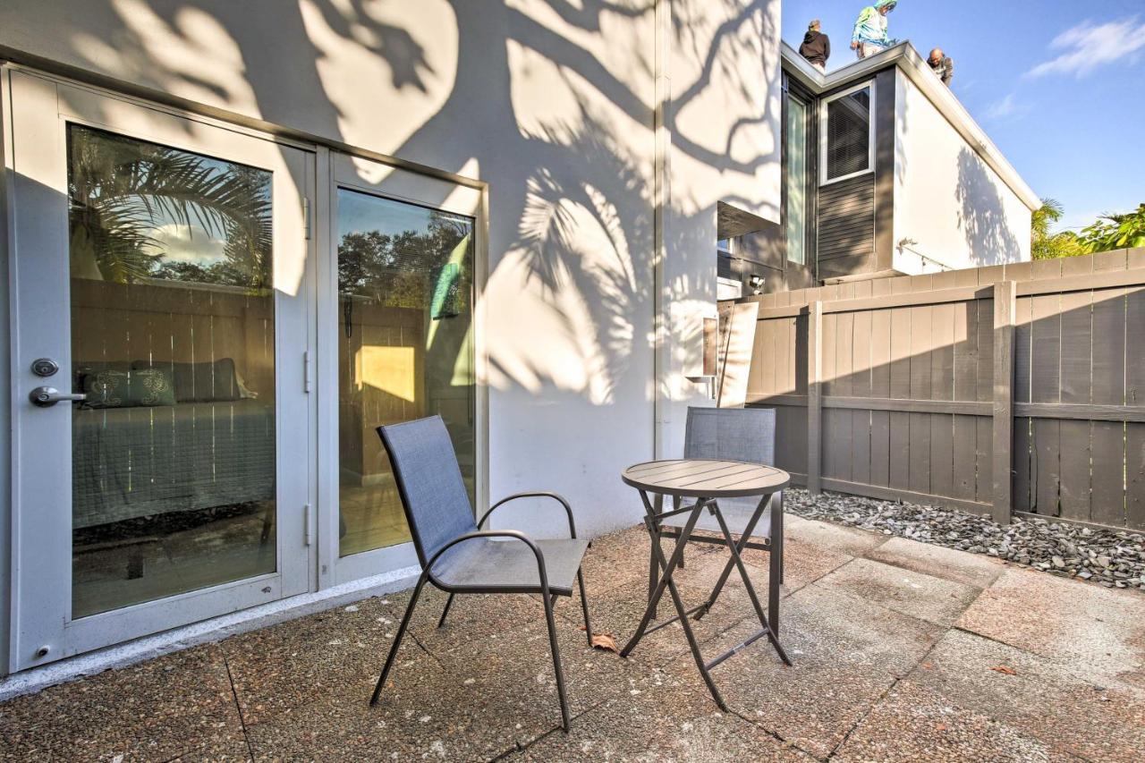 Canal-front Walk To Downtown Ft Lauderdale! *