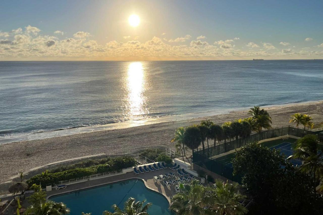 Oceanfront Luxury Renovated Getaway! Apartment Fort Lauderdale