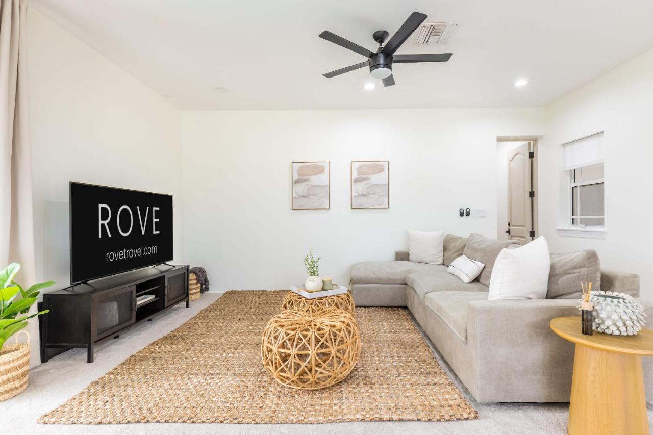 Waterfront With Dock, Grace Harbor By Rovetravel Holiday home *