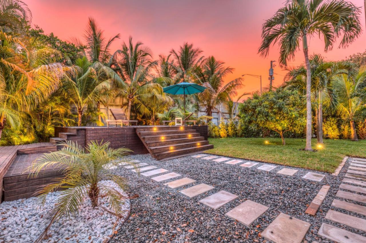 Welcome To Paradise! Secluded 4 Bed, 3 Bath, Pool Holiday home *