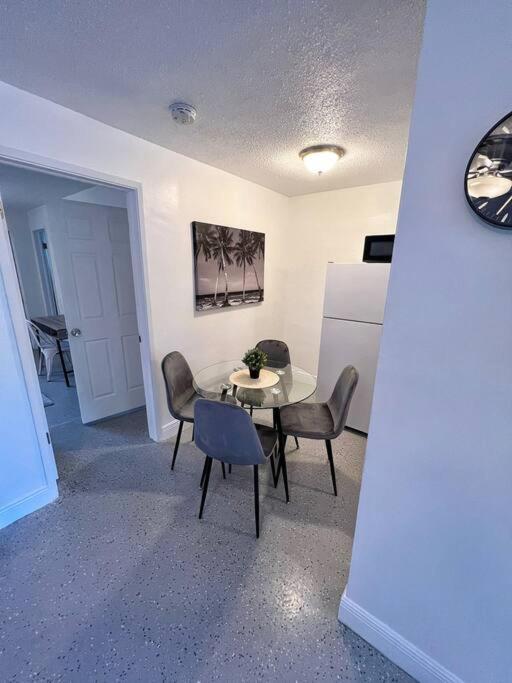 Cozy & Beautiful 1bd W/full Kitchen!