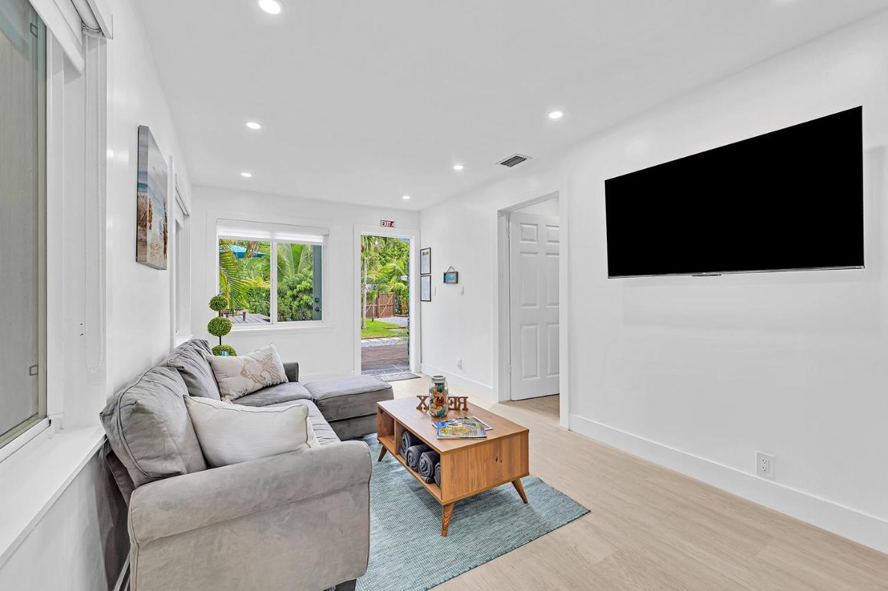 Welcome To Paradise! Secluded 4 Bed, 3 Bath, Pool Holiday home