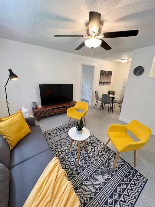 Apartment Cozy & Beautiful 1bd W/full Kitchen!