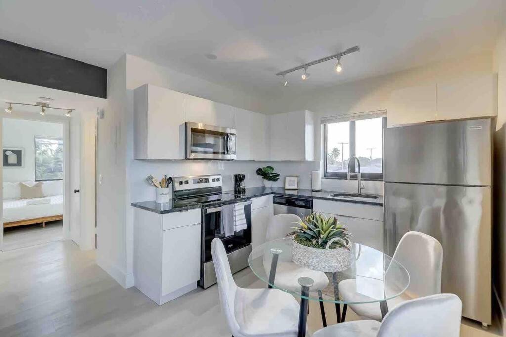 Modern & Beachy-rlx Space For 6ppl Apartment