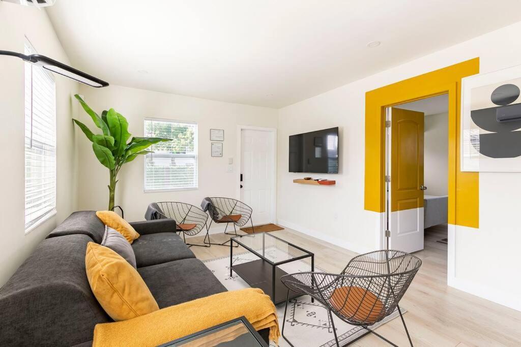 The “gq”- Golf/hot Tub/arcade/near Downtown! Holiday home
