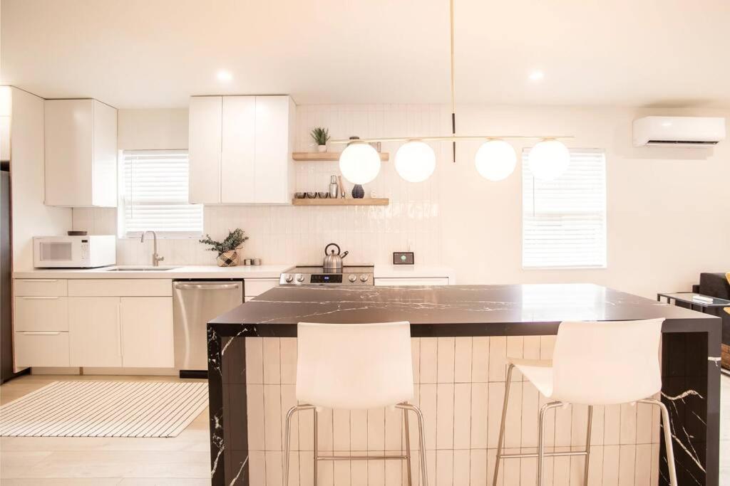 The “gq”- Golf/hot Tub/arcade/near Downtown! Holiday home