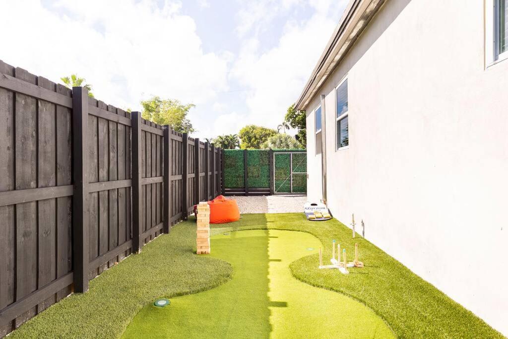 The “gq”- Golf/hot Tub/arcade/near Downtown! Fort Lauderdale