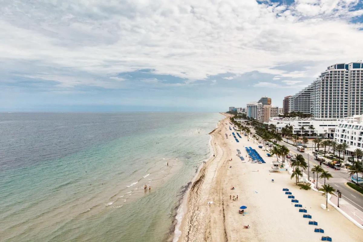 Ft Lauderdale Oceanfront With Views! Apts *