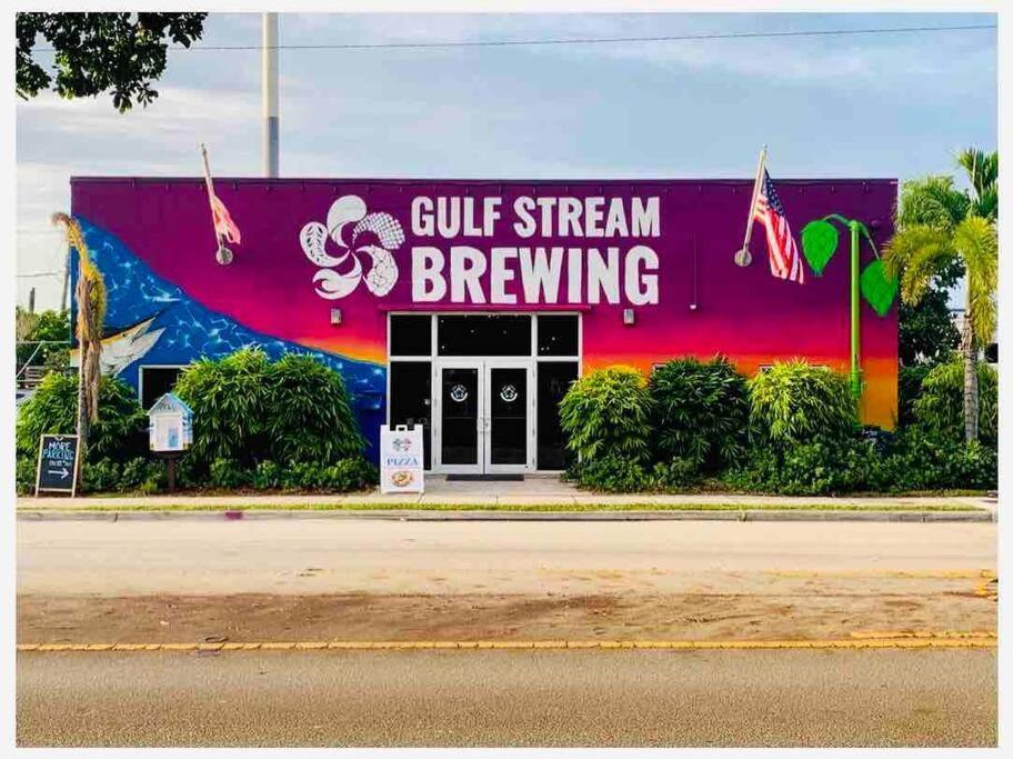 Holiday home The “gq”- Golf/hot Tub/arcade/near Downtown!