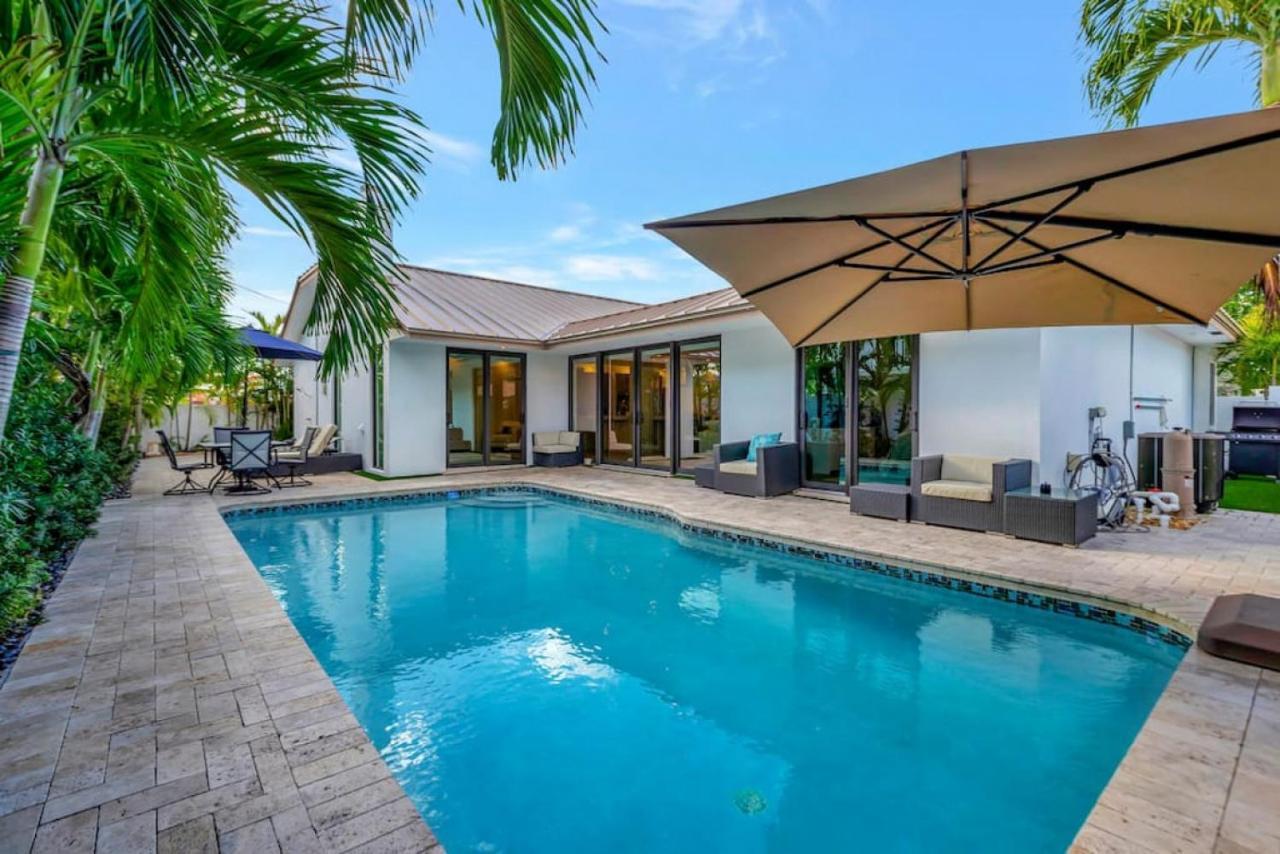 Holiday home Lynoras Luxe Estate 3 Bedroom 3 Bath With Modern Design And Heated Pool Fort Lauderdale
