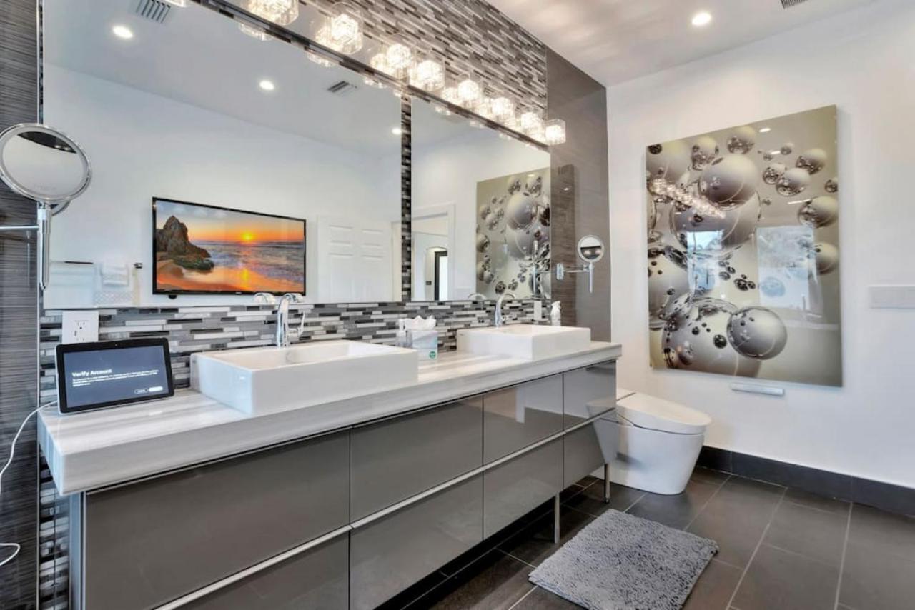 Holiday home Lynoras Luxe Estate 3 Bedroom 3 Bath With Modern Design And Heated Pool Fort Lauderdale