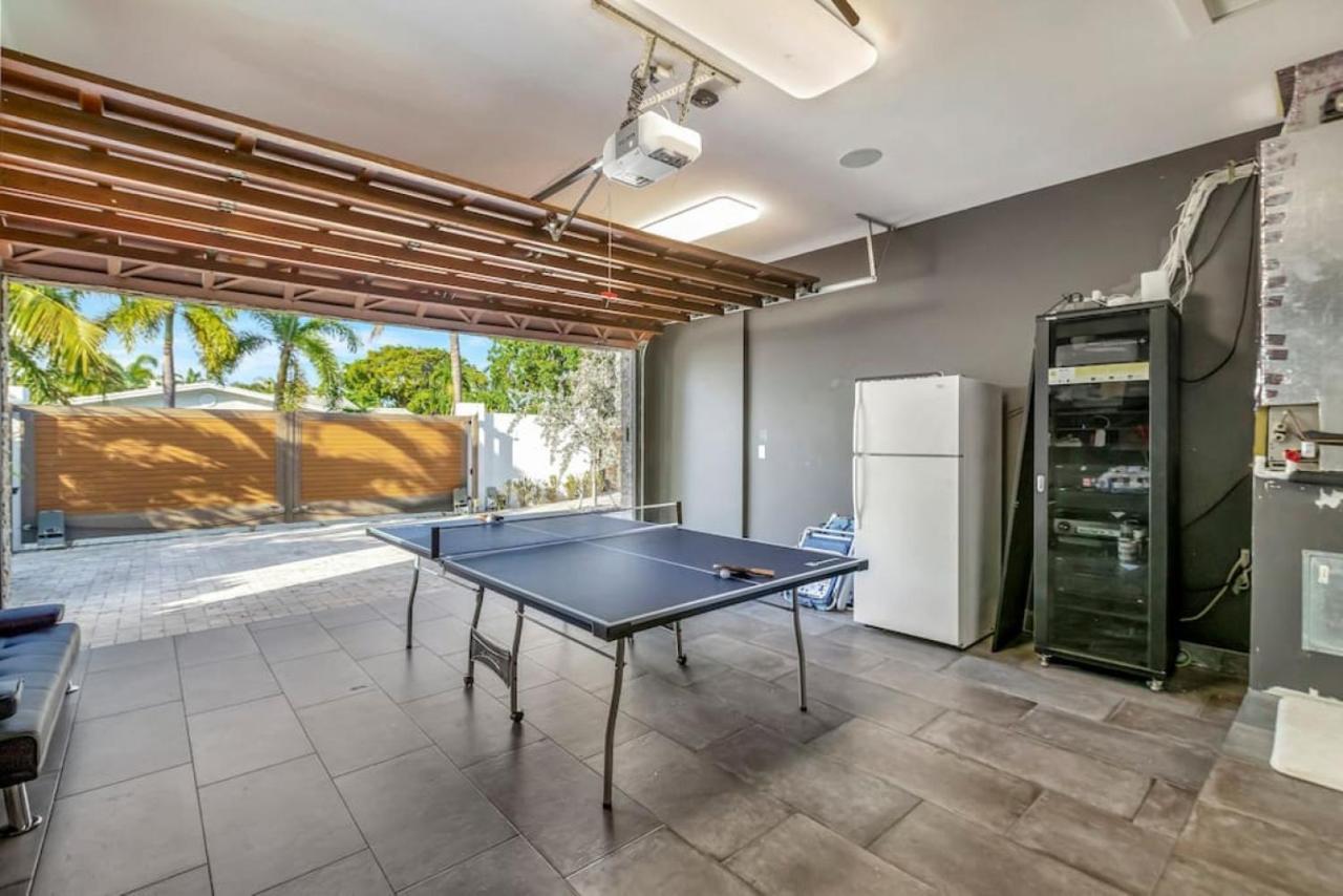 Lynoras Luxe Estate 3 Bedroom 3 Bath With Modern Design And Heated Pool * Fort Lauderdale