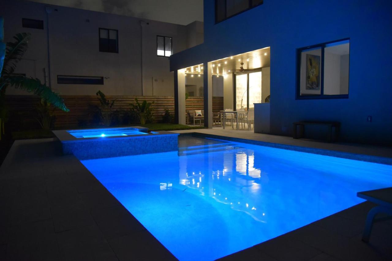 Topo Encanto - Designer Villa, Sundrenched Paradise!