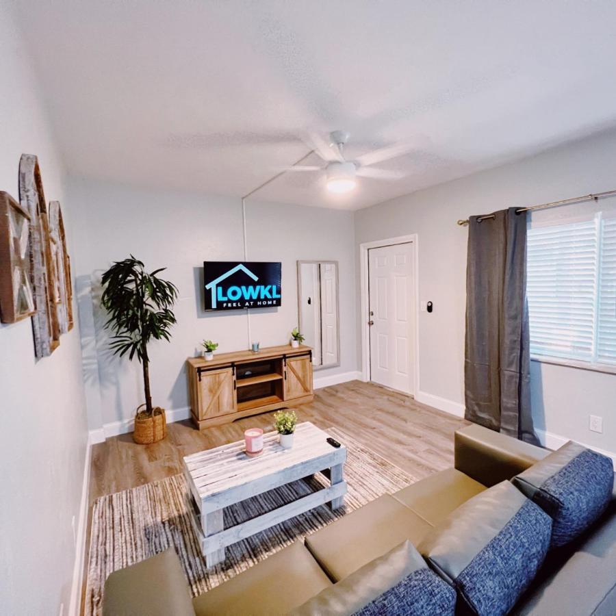 The Leeward By Lowkl Apartment