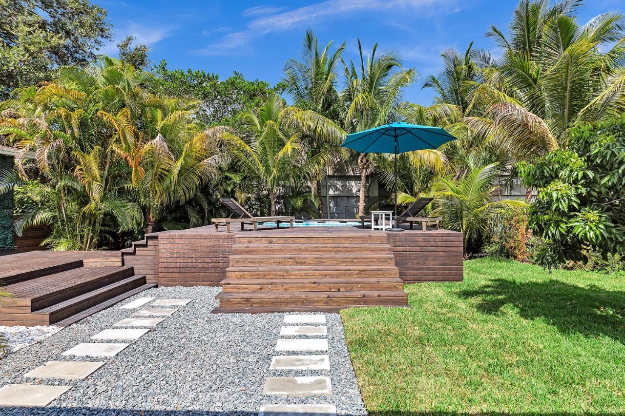 Welcome To Paradise! Secluded 4 Bed, 3 Bath, Pool Holiday home *