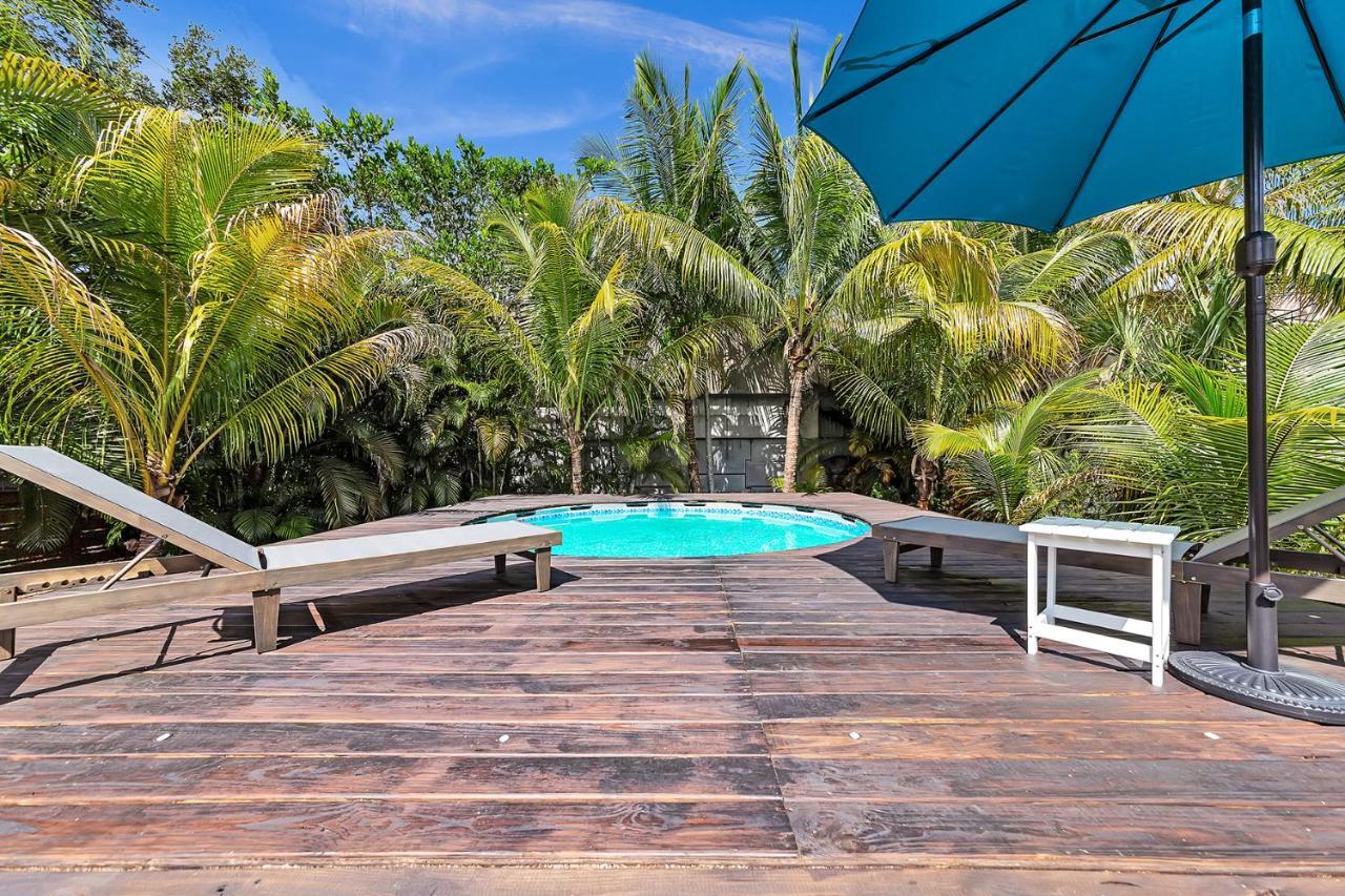 Welcome To Paradise! Secluded 4 Bed, 3 Bath, Pool Holiday home *