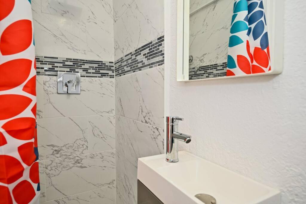 Apartment Enjoy And Relax Around Lauderdale Area!!