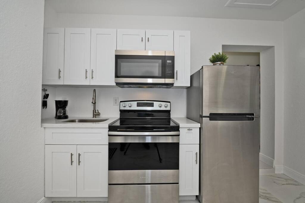 Apartment Enjoy And Relax Around Lauderdale Area!!